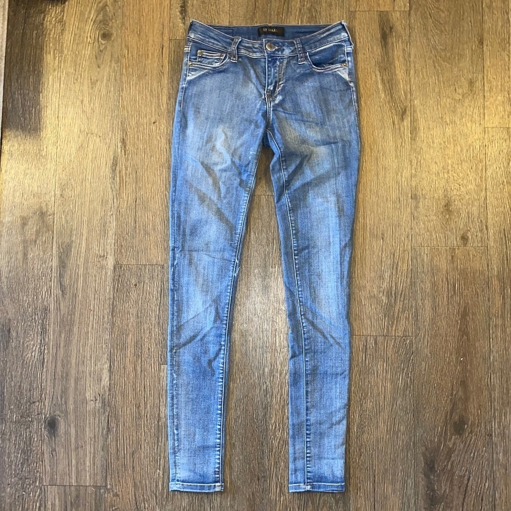 CP Jeans size 1 juniors distressed skinny jeans